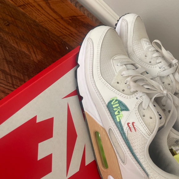 Women’s Nike Air Max 90 SE - Picture 4 of 6